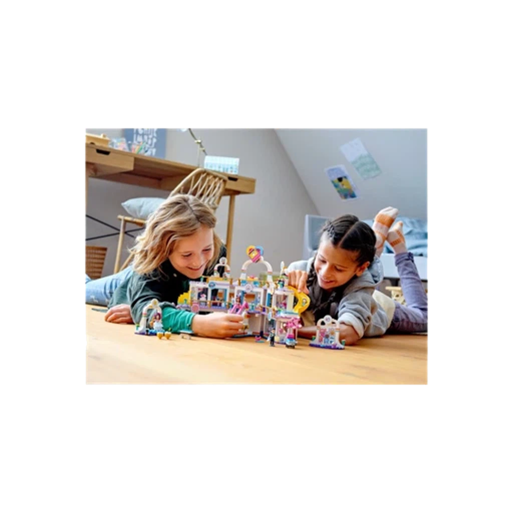 Конструктор LEGO Friends 41450 Торговый центр Хартлейк Сити